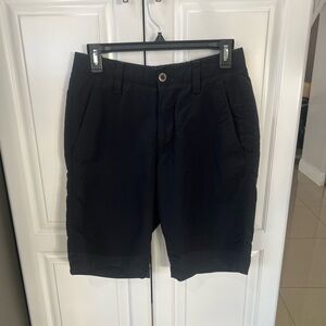 Under Armour black men’s shorts size 30